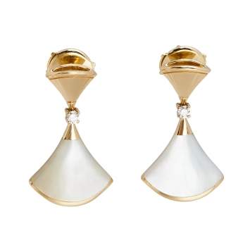 Pre Owned Bvlgari Divas' Dream Mother of Pearl Diamond 18K Yellow Gold Earrings