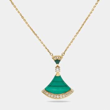 Pre Owned Bvlgari Divas' Dream Malachite Diamond 18K Yellow Gold Pendant Necklace