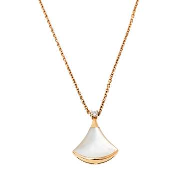 Pre Owned Bvlgari Divas' Dream Diamond Mother of Pearl 18K Rose Gold Pendant Necklace
