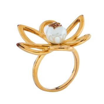 Pre Owned Carolina Herrera Gold Tone Floral Cocktail Ring Size EU 56