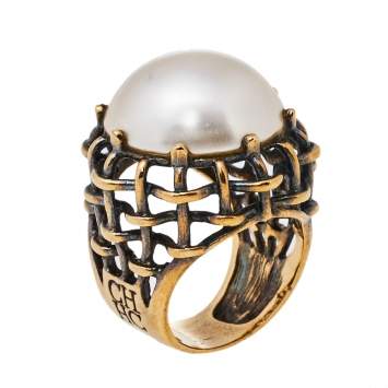 Pre Owned Carolina Herrera Flower Faux Pearl Gold Tone Ring Size 54.5