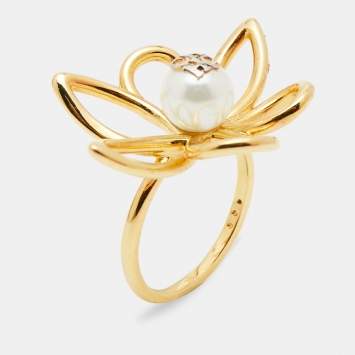 Pre Owned Carolina Herrera CH Floral Faux Pearl Gold Tone Cocktail Ring Size 57