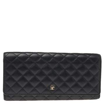 Pre Owned Carolina Herrera Black Quilted Leather Flap Wallet
