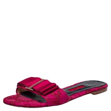 مملوكة مسبقًا Carolina Herrera Pink Satin And Lace Bow Flat Slides Size 38