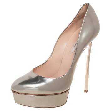 مملوكة مسبقًا Casadei Metallic Silver Leather Platform Pumps Size 40