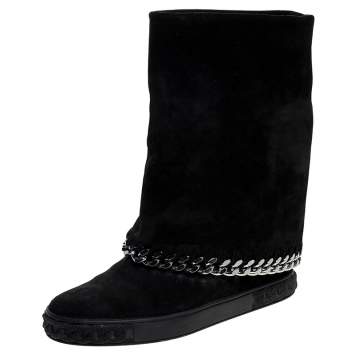 مملوكة مسبقًا Casadei Black Suede Chain Wedge Boots Size 38