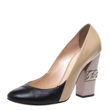 Pre Owned Casadei Beige/Black Patent And Leather Chain Motif Heel Round Toe Pumps Size 36