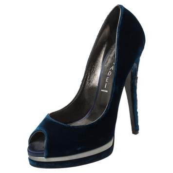 مملوكة مسبقًا Casadei Blue Velvet Peep Toe Platform Pumps Size 40