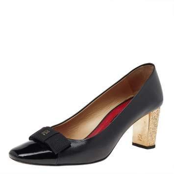 Pre Owned CH Carolina Herrera  Black Patent And Leather Bow Pumps Size 39