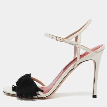 Pre Owned CH Carolina Herrera White Leather Bow Ankle Strap Sandals Size 38