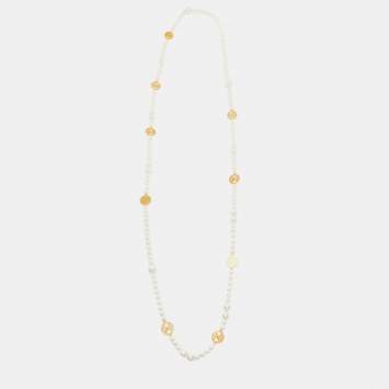 Pre Owned CH Carolina Herrera Faux Pearl Logo Medallion Long Station Necklace
