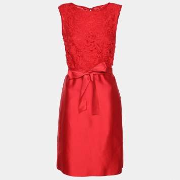 مملوكة مسبقًا فستان سي إتش كارولينا هيريرا دانتيل زهور أحمر وكريب بدون أكمام قصير مقاس متوسط - ميديوم