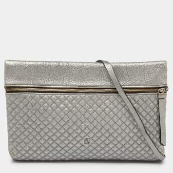 Pre Owned CH Carolina Herrera Metallic Silver Quilted Leather Front Zip Crossbody Bag