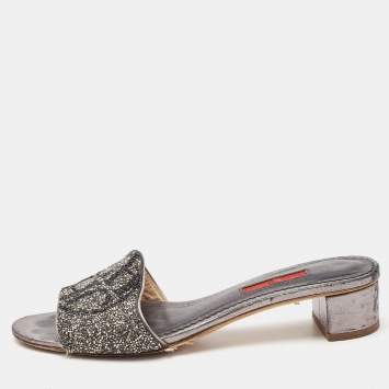 Pre Owned CH Carolina Herrera Grey Leather Crystal Embellished Logo Slide Sandals Size 38