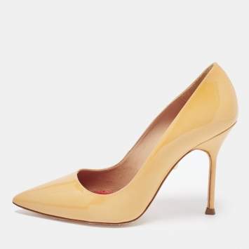 Pre Owned CH Carolina Herrera Beige Patent Leather Pointed Toe Pumps Size 38