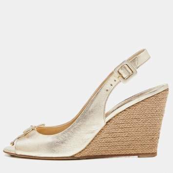 Pre Owned CH Carolina Herrera Gold Leather Ankle Strap Wedge Sandals Size 39