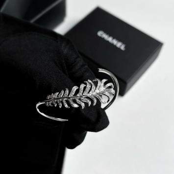 Pre Owned Chanel Plume De Chanel Feather 18K White Gold Diamonds Bracelet