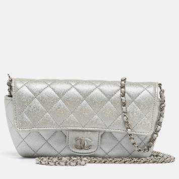 Pre Owned Chanel Silver Iridescent Caviar Quilted Leather Glassed Case with Chain 