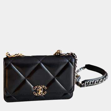 Chanel 19 WOC bag
