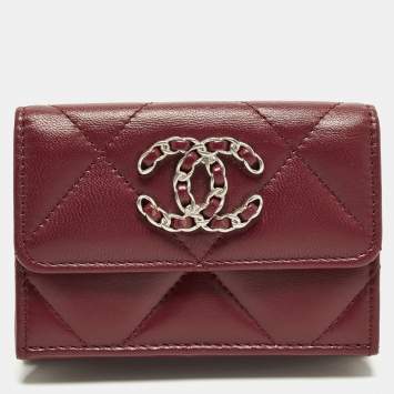 Pre Owned محفظة شانيل 19 جلد مبطن أسود ثلاثية الطي