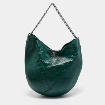 Pre Owned Chanel Green Crumpled Patent Leather Droplet Bag