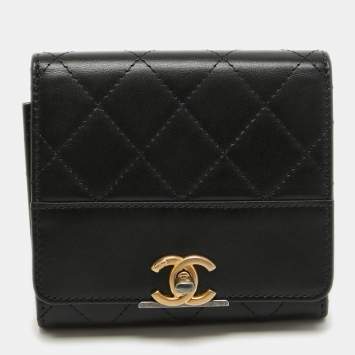 Pre Owned Chanel Black Quilted Leather CC Trifold Wallet