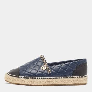 Pre Owned Chanel Navy Blue/Black Quilted Leather CC Chain Detail Espadrille Flats Size 39