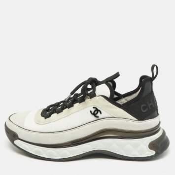 مملوكة مسبقًا Chanel CC Size 40 White/Grey Fabric and Suede Low Top Sneakers