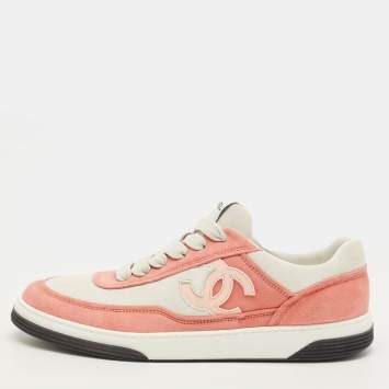 Pre Owned Chanel CC Size 39 Two Tone Suede Low Top Sneakers