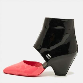 مملوكة مسبقًا Chanel CC Size 38.5 Black/Pink Cut out Patent Leather Booties