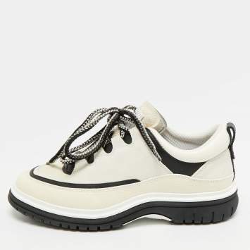 Pre Owned حذاء رياضي شانيل الجلد المبطن الشامواه  كريم/أسود سي سي مقاس 38