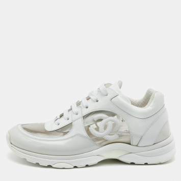 Pre Owned Chanel White PVC and Patent Leather CC Low Top Sneakers Size 39.5