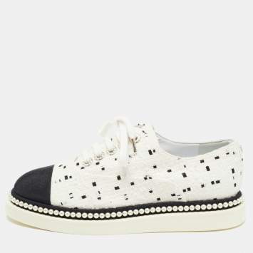 Pre Owned Chanel Monochrome Tweed and Canvas Cap Toe Faux Pearl Trim Oxfords Sneakers Size 37.5