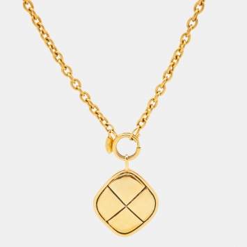 Chanel CC Matelassé Diamond Shape Gold Tone Necklace
