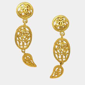 مملوكة مسبقًا Chanel Gold Plated Dangle Earrings 