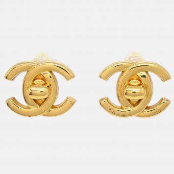 Pre Owned Chanel CC Turnlock Earrings Clip-On Gold