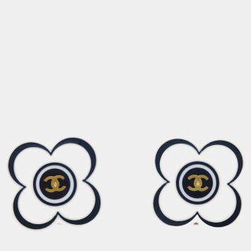 Pre Owned Chanel White/Gold/Black Gold Plated, Acrylic Flower Clip-On Earrings