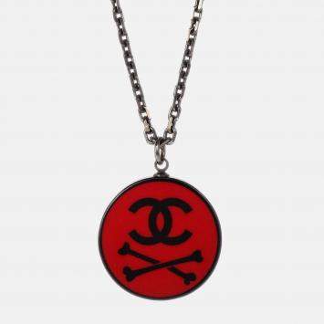 Pre Owned Chanel Medallion Silver Plated Metal Pendant Necklace 