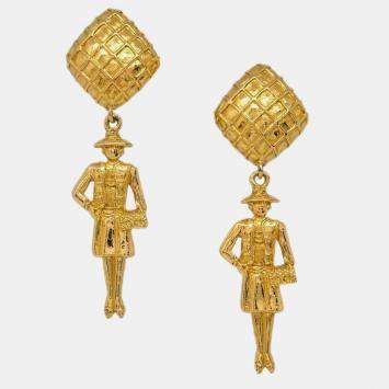 Pre Owned Chanel Dangle Earrings Clip-On Gold