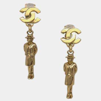 Pre Owned Chanel Dangle Earrings Clip-On Gold 02P