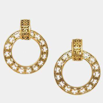 Pre Owned Chanel Gold Dangle Hoop Earrings Clip-On 25