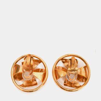Pre Owned Chanel Gold Tone CC Pinwheel Pearl Clip-On Earrings
