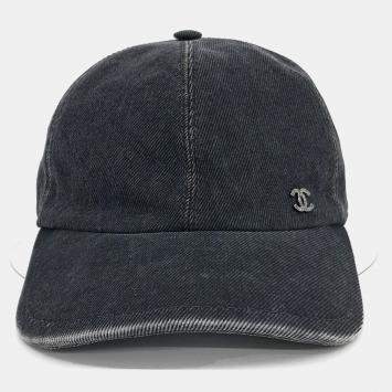 مملوكة مسبقًا Chanel Black/Blue Denim Cap