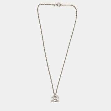 مملوكة مسبقًا Chanel F12 Silver Tone Double CC Crystal Pendant Necklace