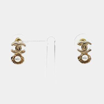 مملوكة مسبقًا Chanel Metal earrings