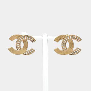 مملوكة مسبقًا Chanel Logo Embellished Earrings