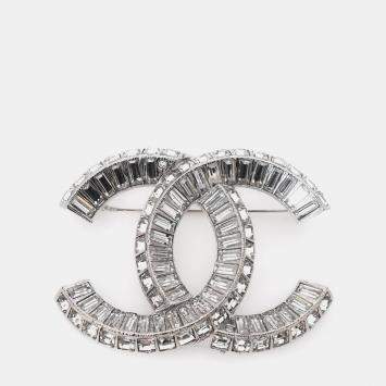 Pre Owned Chanel Silver Tone Crystal Embellished CC Brooch