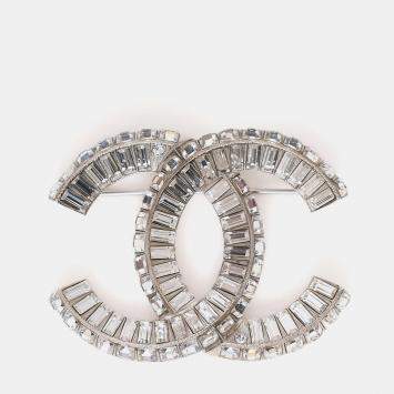 Pre Owned Chanel Silver Tone Crystal Embellished CC Brooch