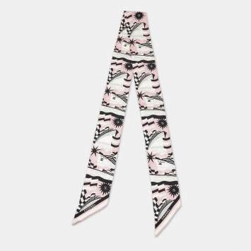 مملوكة مسبقًا وشاح شانيل حرير مطبوع وردي بانيديو