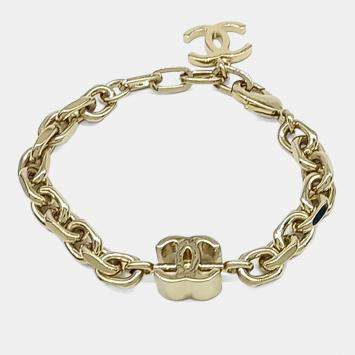 مملوكة مسبقًا Chanel Gold Tone Metal CC Chain Bracelet
